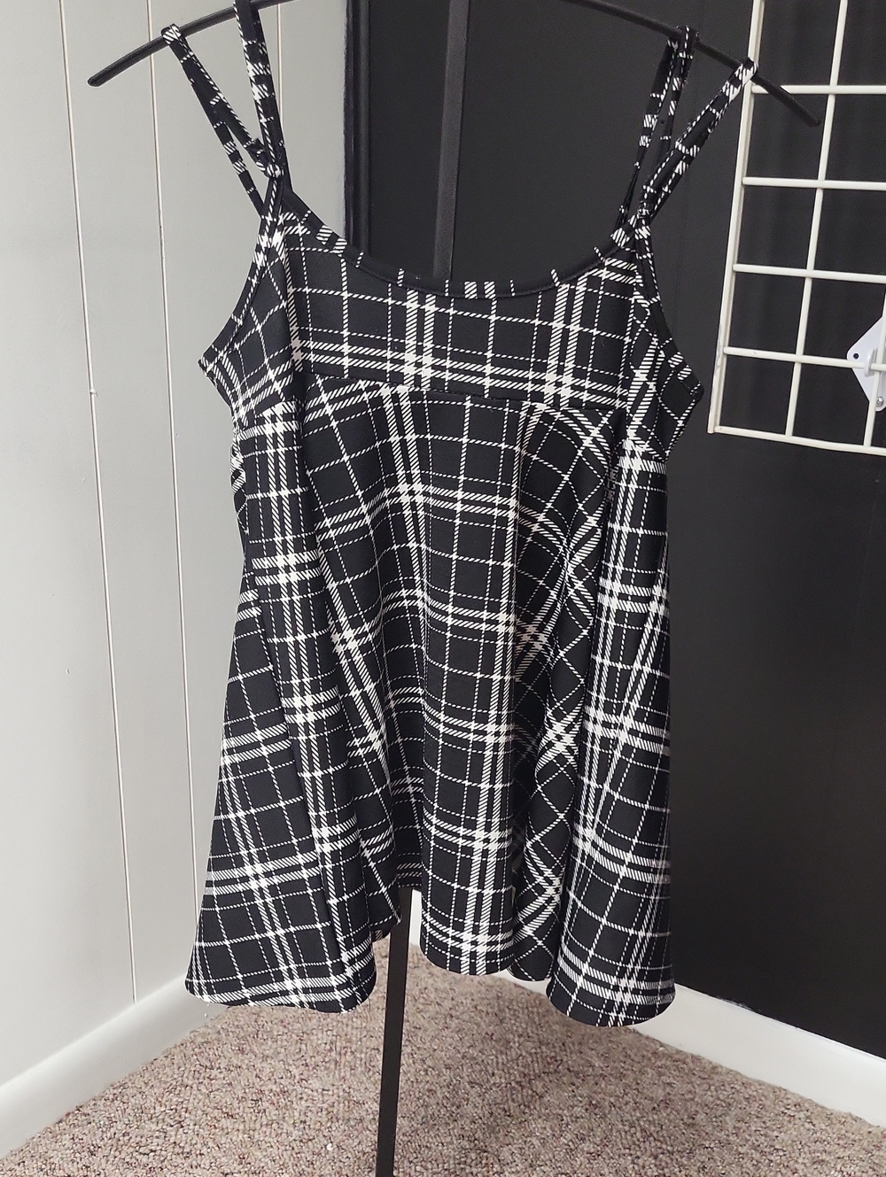 Black & White Plaid Spaghetti Strap Tank Top, M